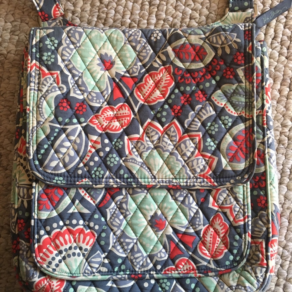 Vera Bradley quilted cross body bag